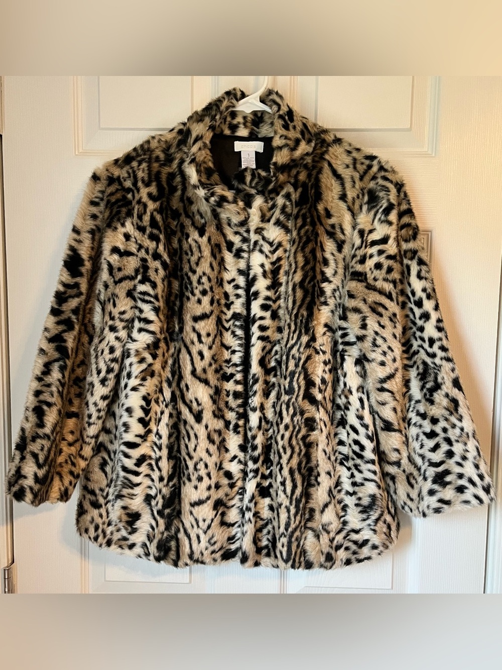 Chico's Leopard-Print Faux Fur Short Jacket Eyelet Closure Size 1